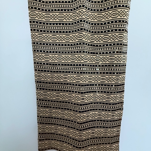Gorgeous St.John Women’s Gold & Black embellished Knit Evening Gown Size 6 - Picture 11 of 12